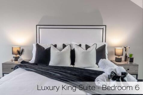 king room bedroom 6.jpg