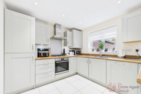 CAM02494G0-PR0044-STILL011