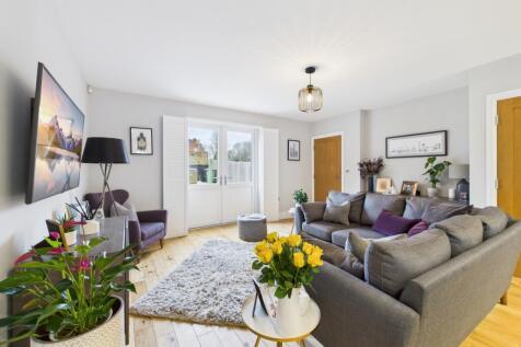 Kitchen Living Area 