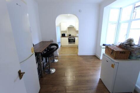 BILLS INCLUDED Single furnished room - Harlestone Road photo 4
