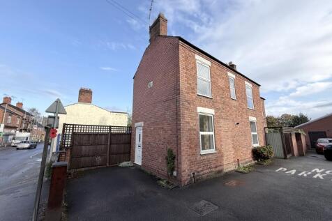 2-bed detached on Lewin Street, Middlewich, Cheshire, CW10 9GB, £925/mo