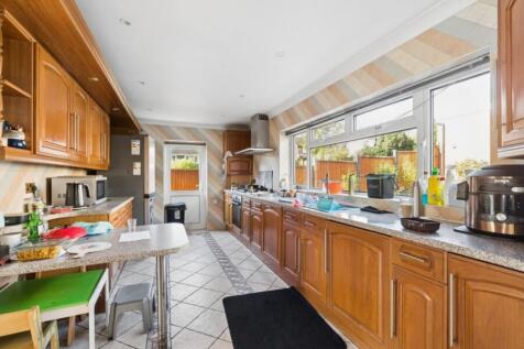 Birchmead Avenue, Pinner photo 4