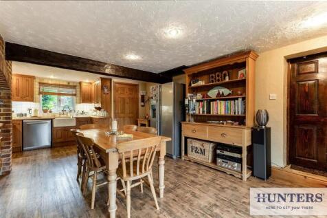 97995_Paddock House Swincar Avenue Yeadon  (3) - C