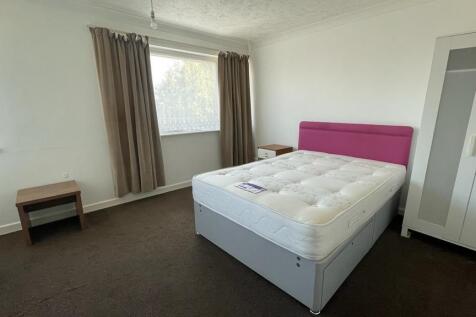 Woodside Close, Colchester, Essex photo 4