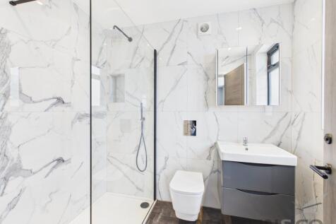 Shower Room 4