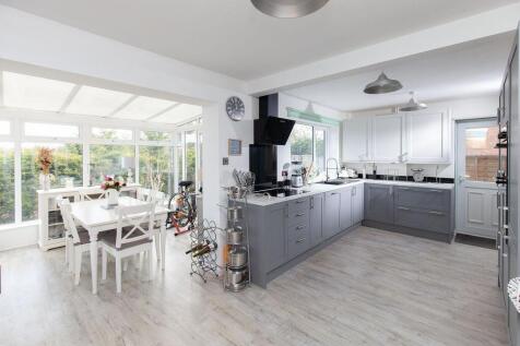 Kitchen Dining Area