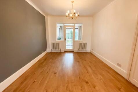 Midhurst Avenue, Westcliff-on-Sea photo 5