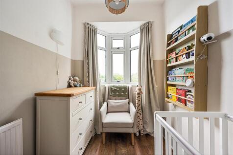 Overton Road, E10