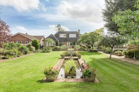 1 Knowle Hill, Hurley