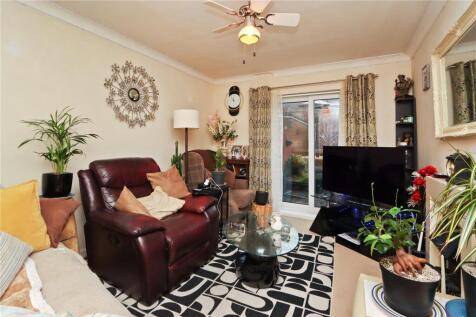 Lounge Pic 1