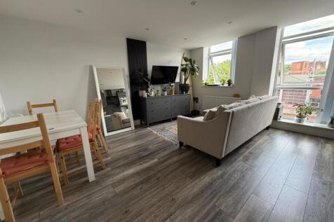 Apartment 11 St Johns House, Stourbridge,, West Midlands, photo 5