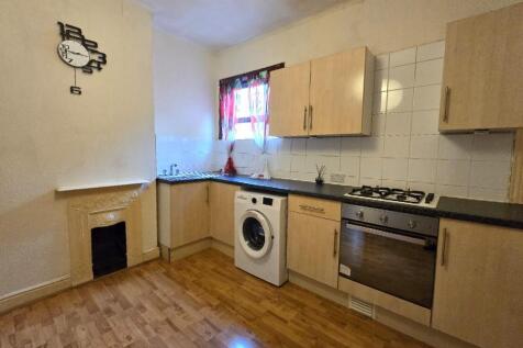 Hugh Road, Stoke photo 3