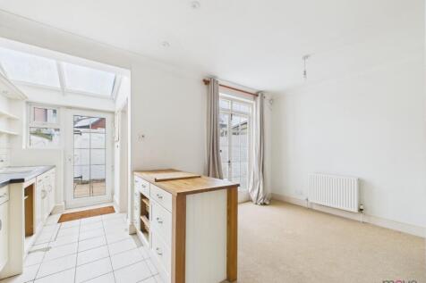 Andover Road, Cheltenham, GL50 photo 3
