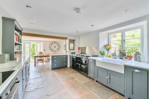 -68230f00c49fd-l-156-6821da99613a4-1280440-ARW-156