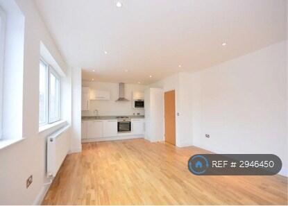 Kitchen / Reception  (7.1m x 4.0m)