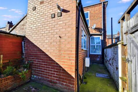 94 Hamilton Road garden.jpg