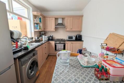 Lydgate Lane, Crosspool, Sheffield photo 5