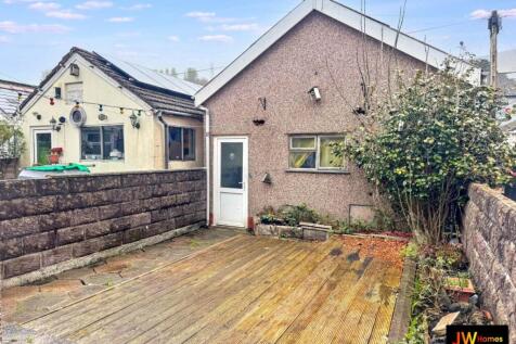 REAR GARDEN 1 (17)