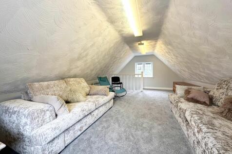 Garage loft room