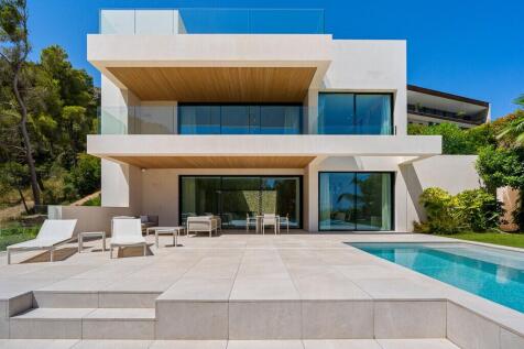 Pool and Exterior (2