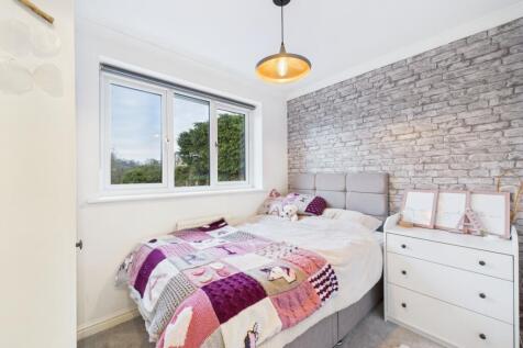 CAM02093G0-PR0067-STILL021