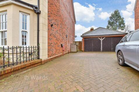 Driveway/Parking
