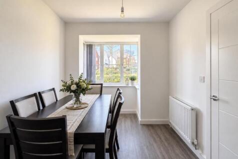 Larch Way, Red Lodge, Bury St. Edmunds photo 4