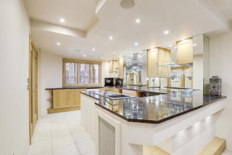 30 CASTLE BOULEVARD HIGH RES HARRY (6)