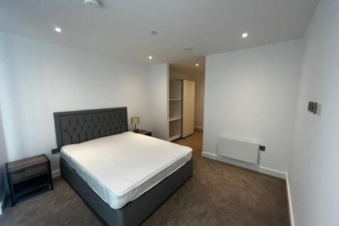 15 Silvercroft Street, Manchester photo 4