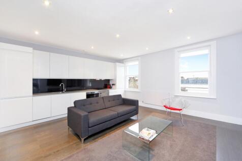 23 rich living room 2