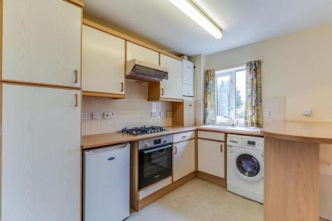 Kitchen a.jpg
