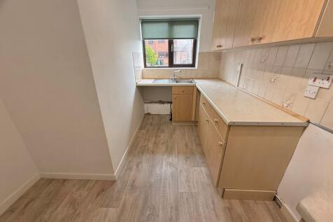 6 dinsdale Garden...