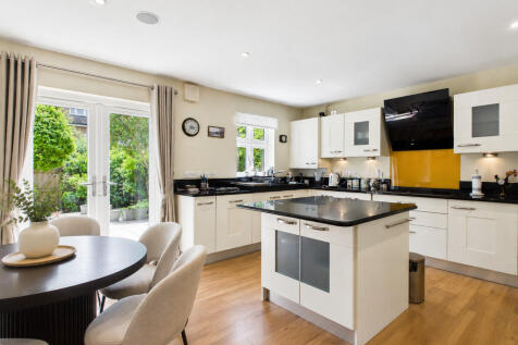 Kitchen staged