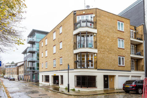 Flat 1,City Reach, 1 Orton Street. E1W 1LN-25.jpg