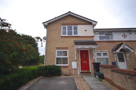 1-bed terraced on Cousins Mews, St Annes Park, £995/mo