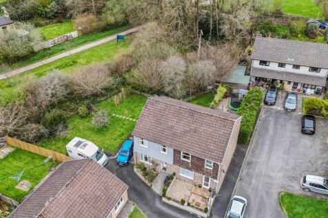 34 Tredanek Close TPS 01208 74182-4