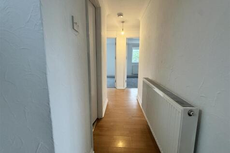 Rayleigh Road, Benfleet photo 4