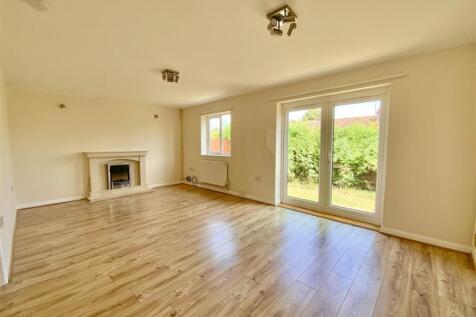 Lounge/ Dining Room