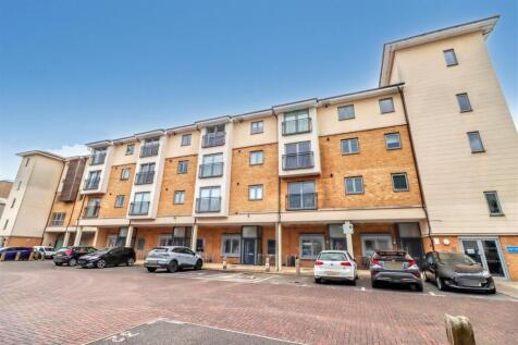 19 RIVER VIEW WICKFORD ESSEX-2.jpg