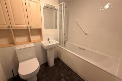 Bathroom.jpg