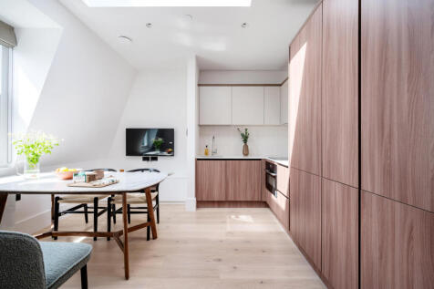Apartment J (35).jpg