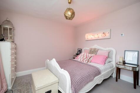 Ratcliffe House 7...