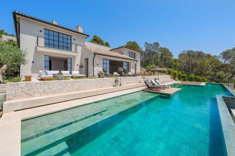 Pool and Exterior (1