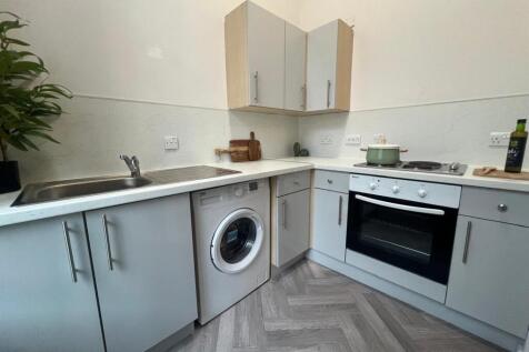 Dressed Kitchen,..jpg