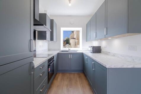 4-bed-house-Rowanfield7.jpg