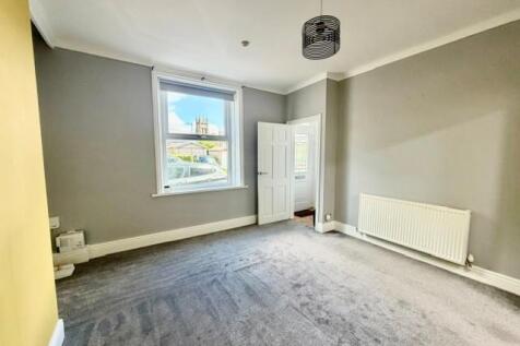 Albion Street, Queensbury, Bradford photo 3