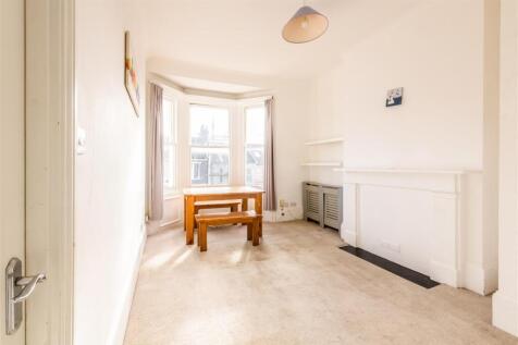 Flat 2, 35 Queens Park Road-1.jpg