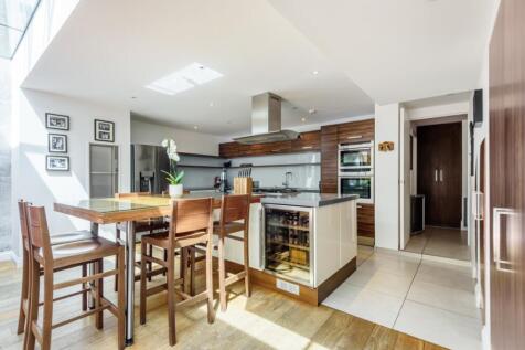 62b2eb463dc42-l-8637