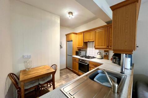 Bramleys Estate Agents - Town End - Golcar (2).jpg