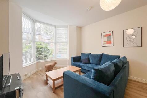 8-bed house on 21 Moor Oaks Road, Sheffield, £4,333/mo